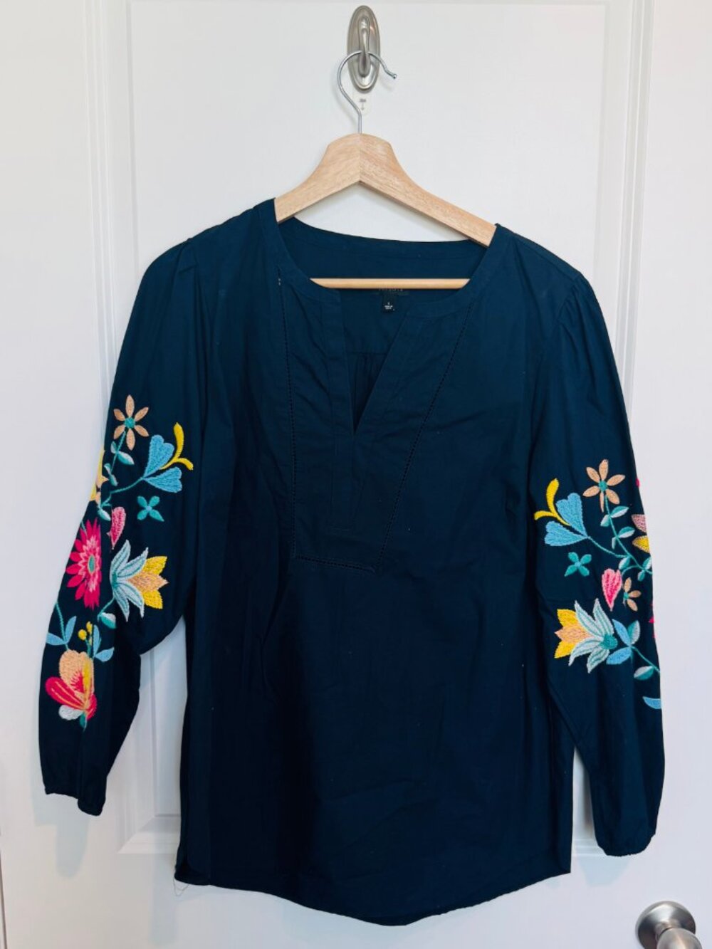 Talbots Navy Floral Embroidered Sleeve Top Size L